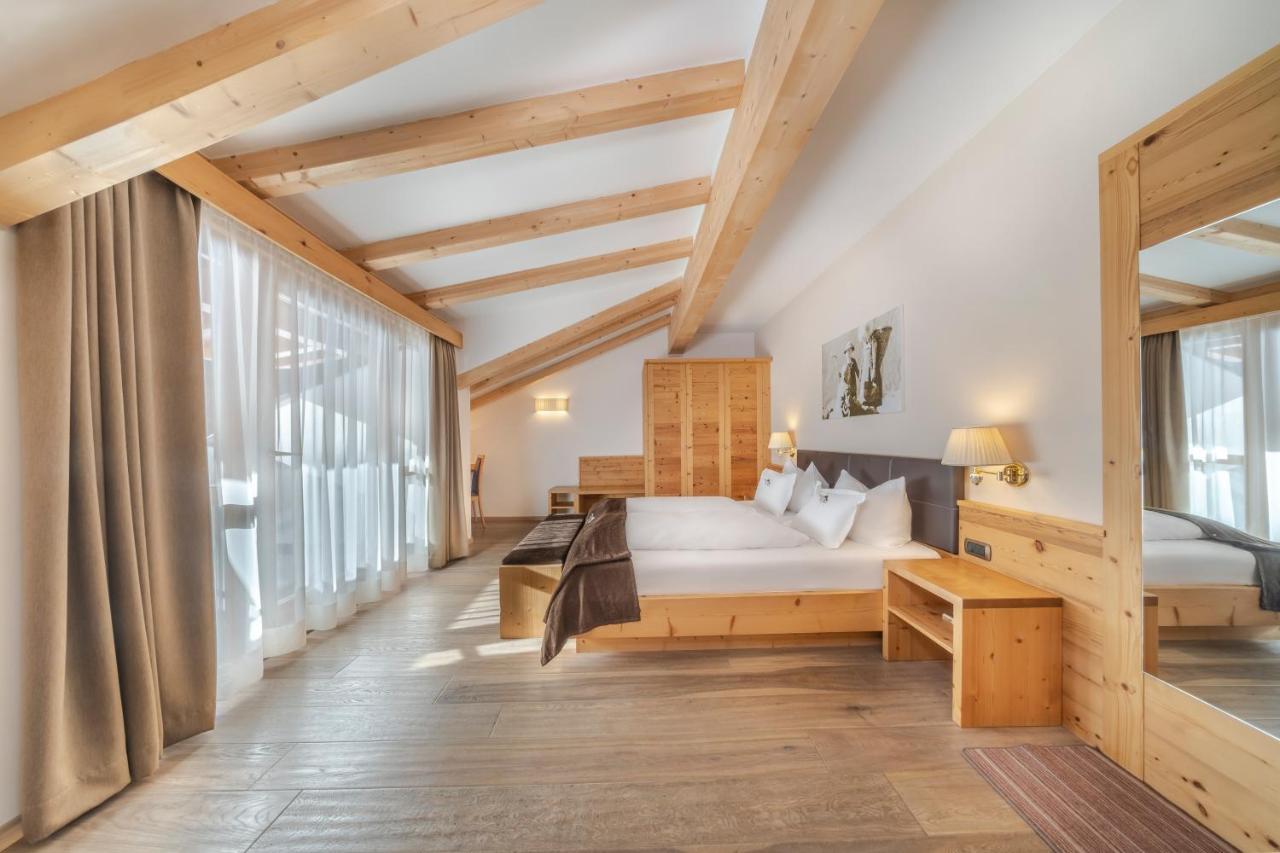 Hotel Chalet Dlaces Selva di Val Gardena Dış mekan fotoğraf